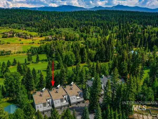 $689,900 | 917 Fairway Drive, Unit 2B, McCall, ID 83638