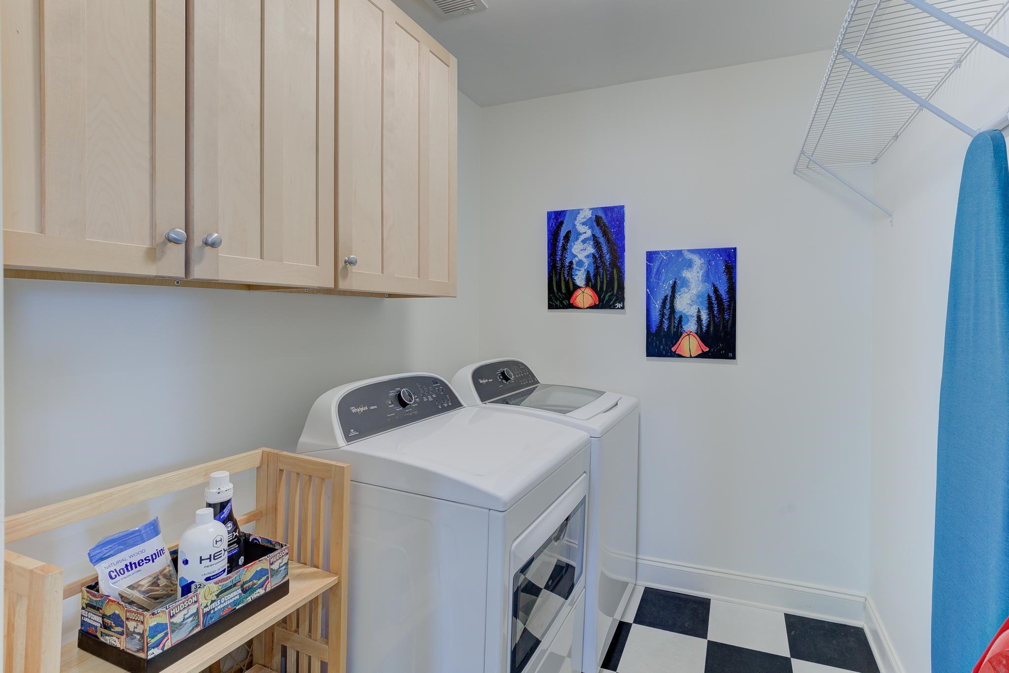 264 North Rose Road Memphis, TN 38117 - Photo 23 of 25 a utility room with dryer and washer