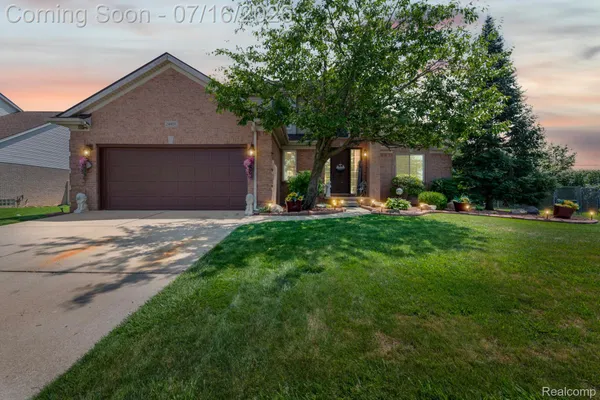 $449,000 | 24909 Foxmoor Boulevard, Trenton, MI 48183