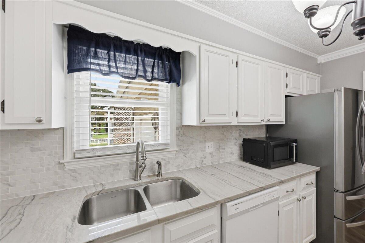210 Trinity Place Ladson, SC 29456 - Photo 12 of 31 20-IMG_020
