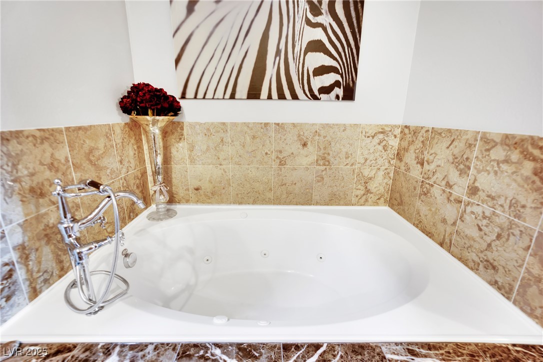 360 East Desert Inn Road, Unit 1803 Las Vegas, NV 89109 - Photo 50 of 67 Full bath featuring a jetted tub