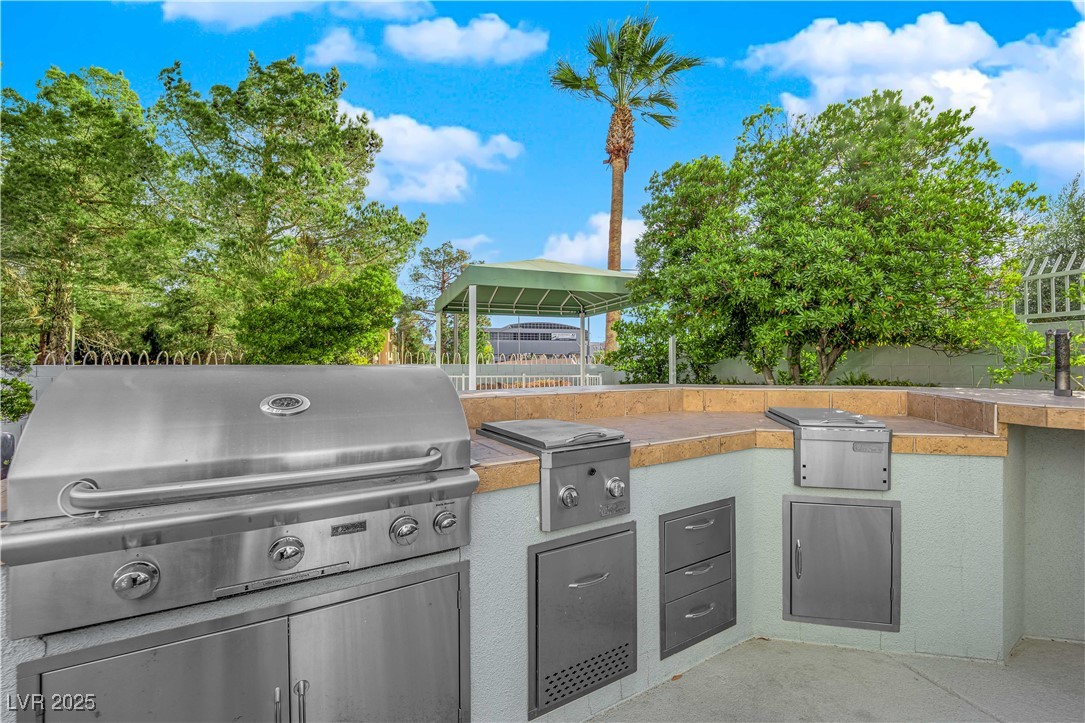 360 East Desert Inn Road, Unit 1803 Las Vegas, NV 89109 - Photo 63 of 67 View of patio