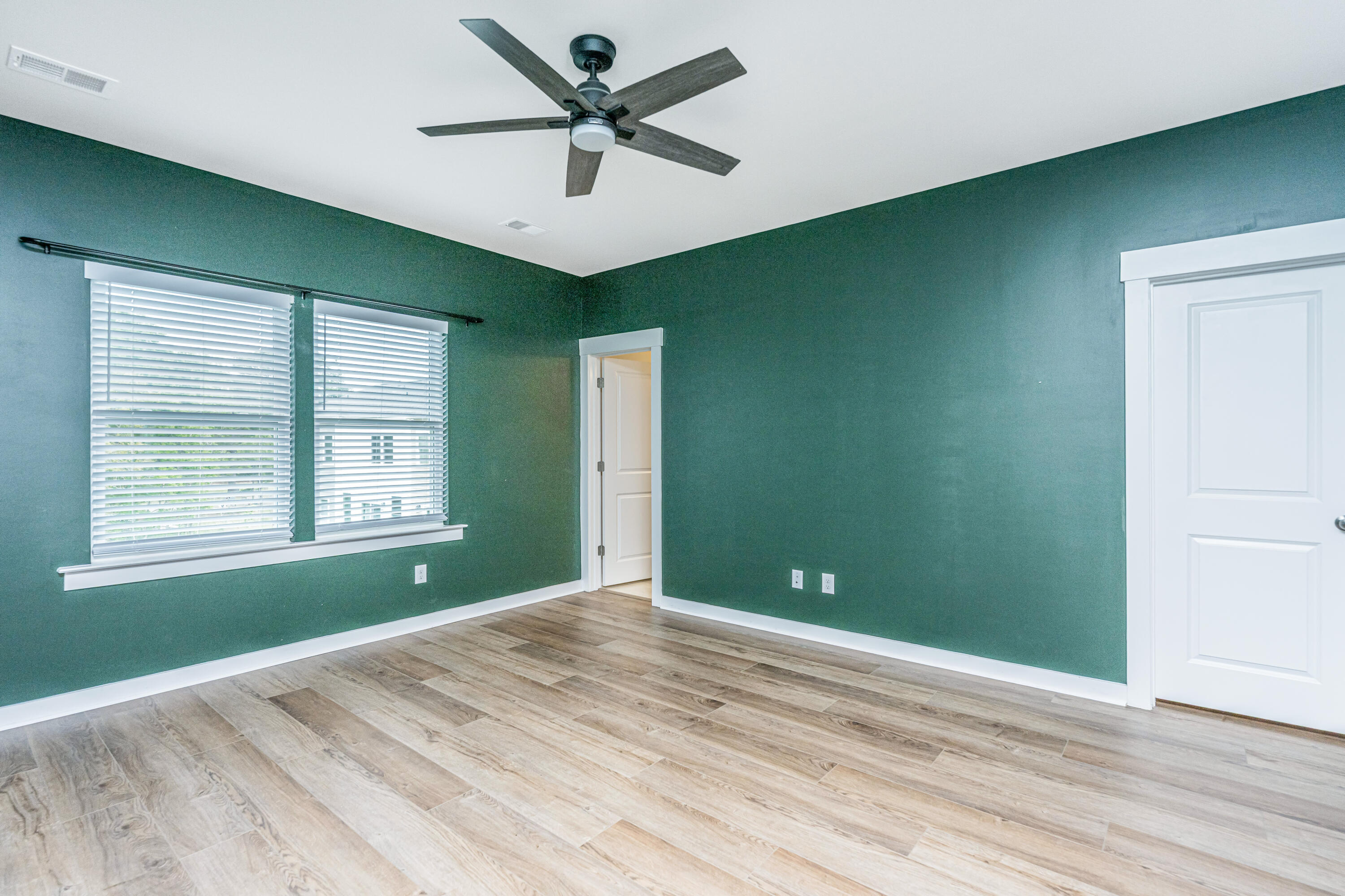 2004 Callaway Circle Hanahan, SC 29410 - Photo 16 of 36 2004CallawayCir023