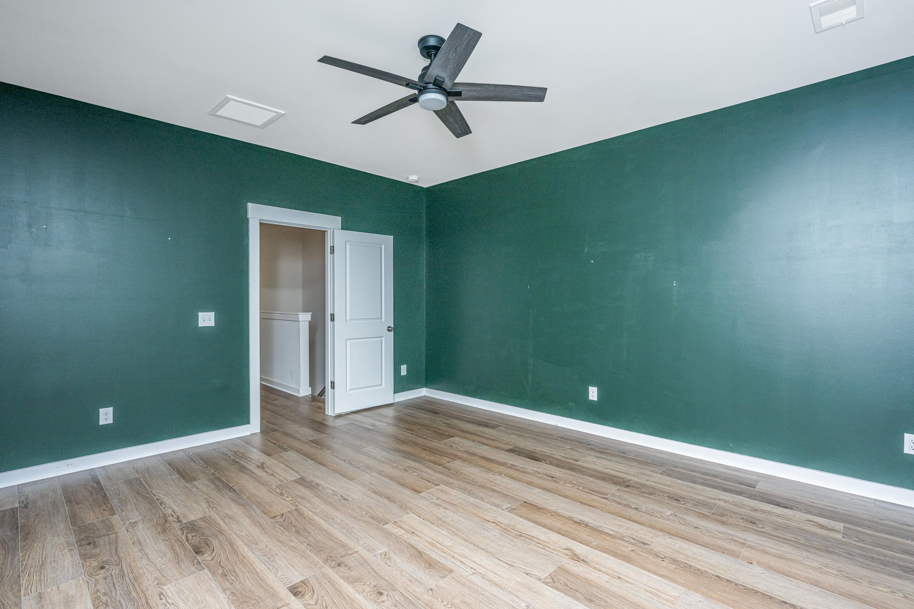 2004 Callaway Circle Hanahan, SC 29410 - Photo 17 of 36 2004CallawayCir025