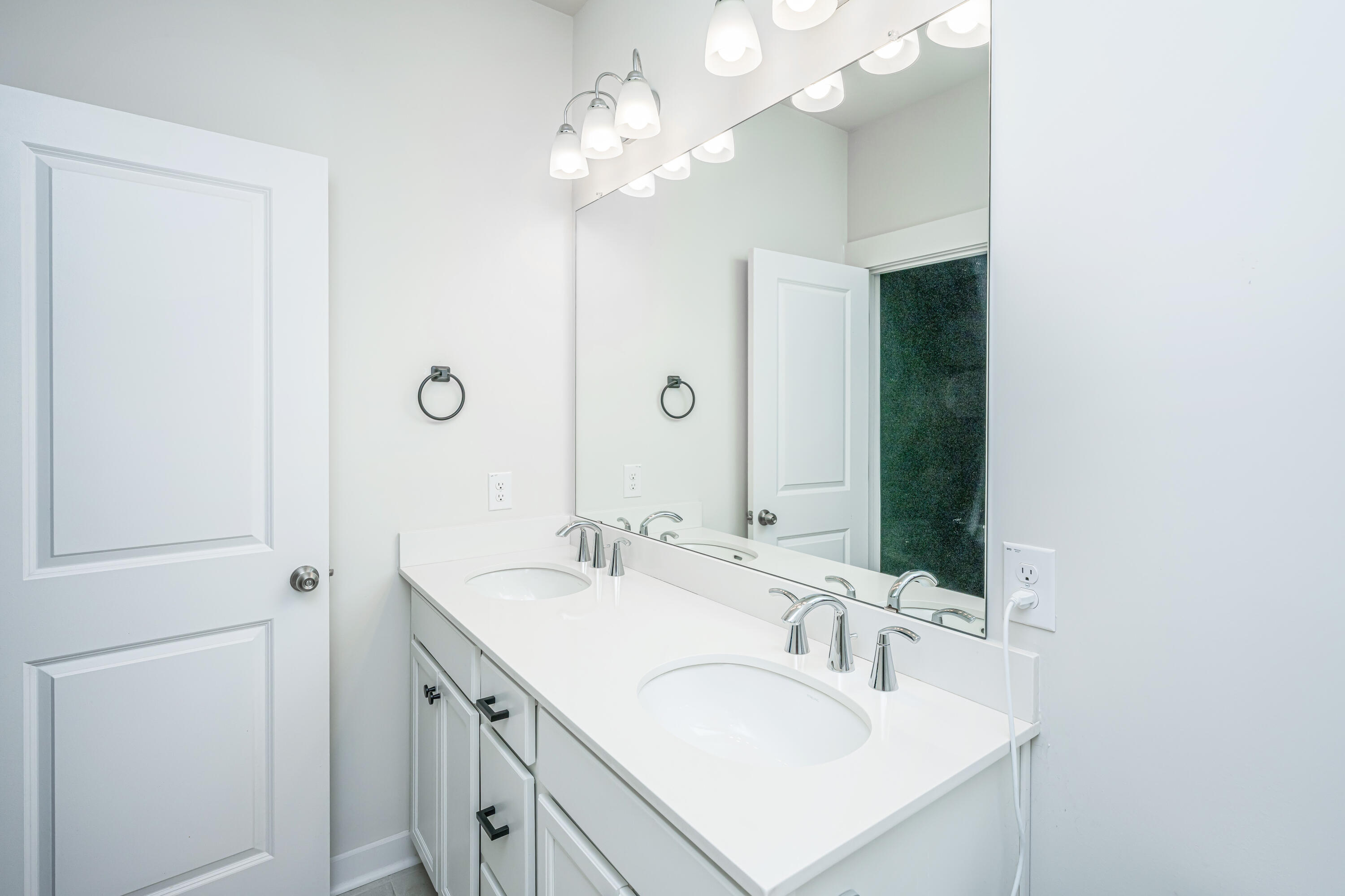 2004 Callaway Circle Hanahan, SC 29410 - Photo 19 of 36 2004CallawayCir027