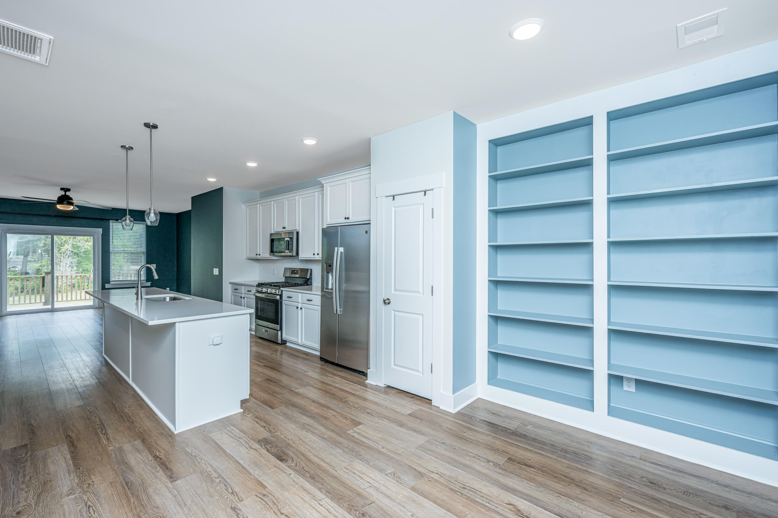 2004 Callaway Circle Hanahan, SC 29410 - Photo 4 of 36 2004CallawayCir019