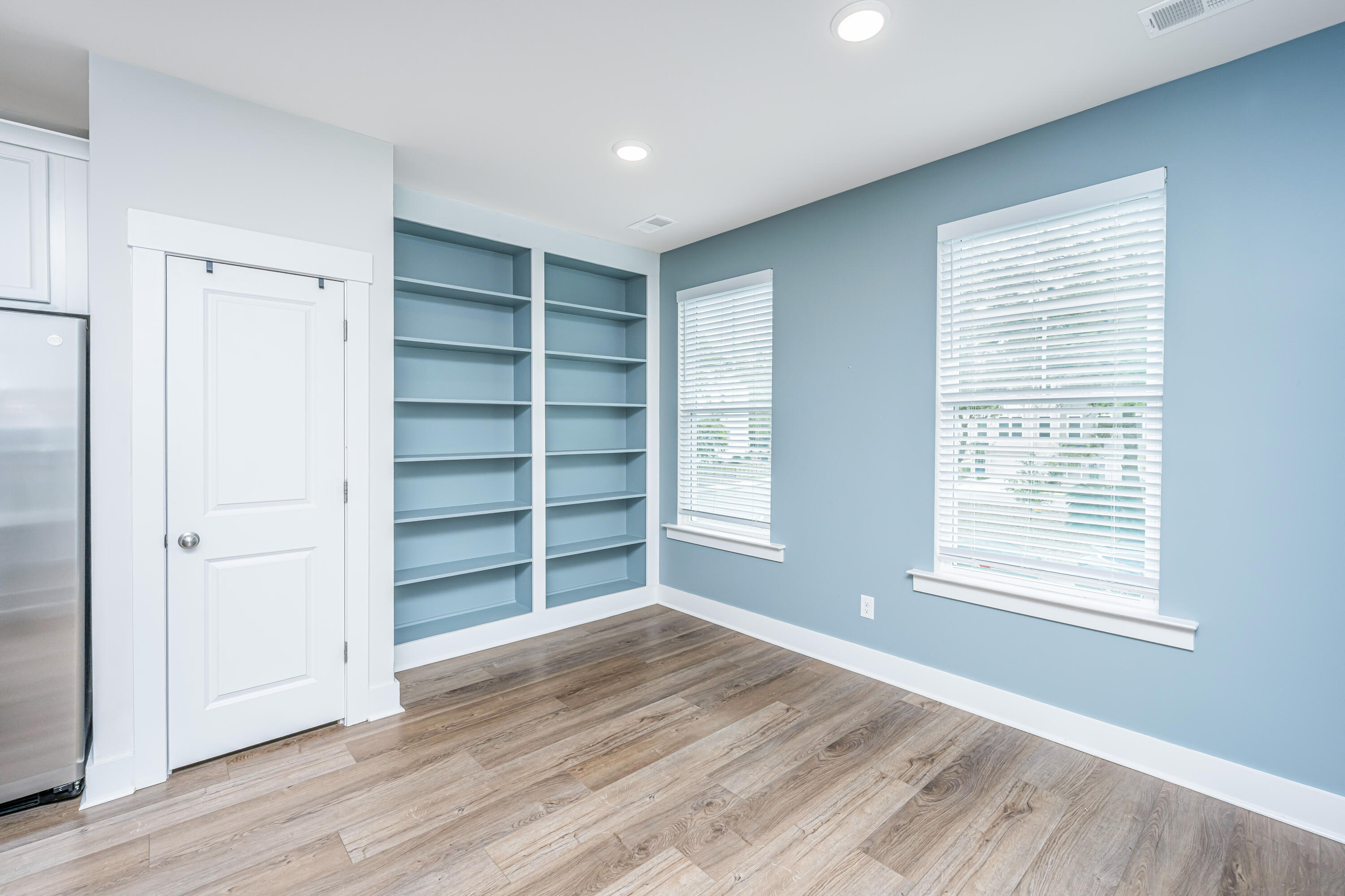 2004 Callaway Circle Hanahan, SC 29410 - Photo 10 of 36 2004CallawayCir018