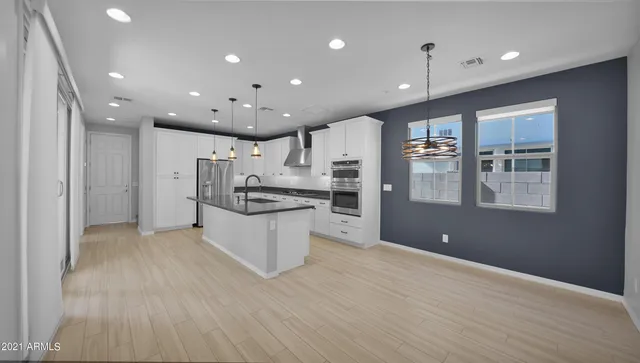 $2,450 | 2354 West Gloria Lane, Phoenix, AZ 85085