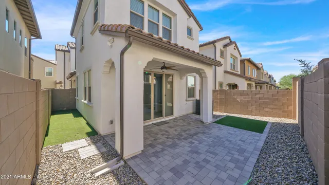 $2,450 | 2354 West Gloria Lane, Phoenix, AZ 85085