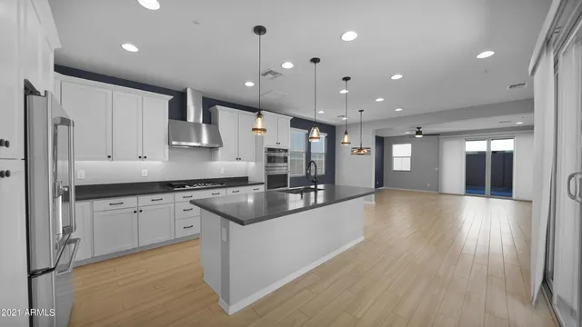 $2,450 | 2354 West Gloria Lane, Phoenix, AZ 85085