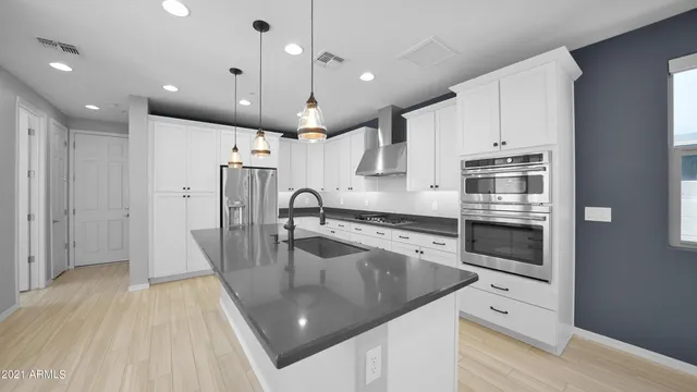 $2,450 | 2354 West Gloria Lane, Phoenix, AZ 85085