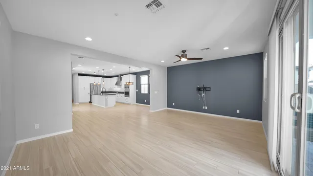 $2,450 | 2354 West Gloria Lane, Phoenix, AZ 85085