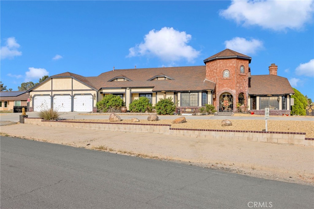 13889 Olathe Road Apple Valley, CA 92307 - Photo 2 of 63