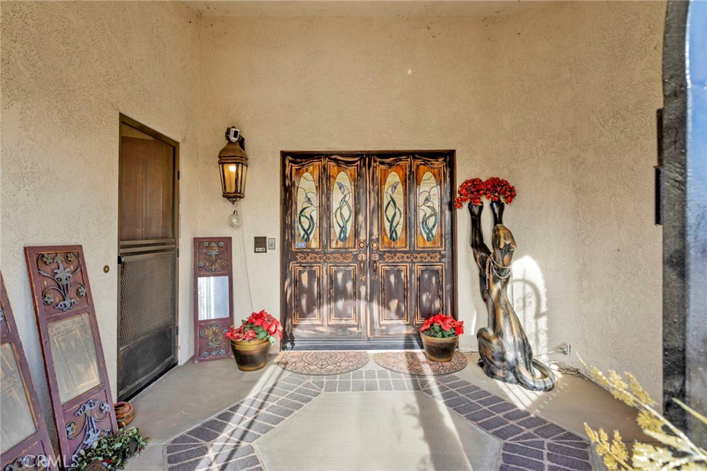13889 Olathe Road Apple Valley, CA 92307 - Photo 7 of 63