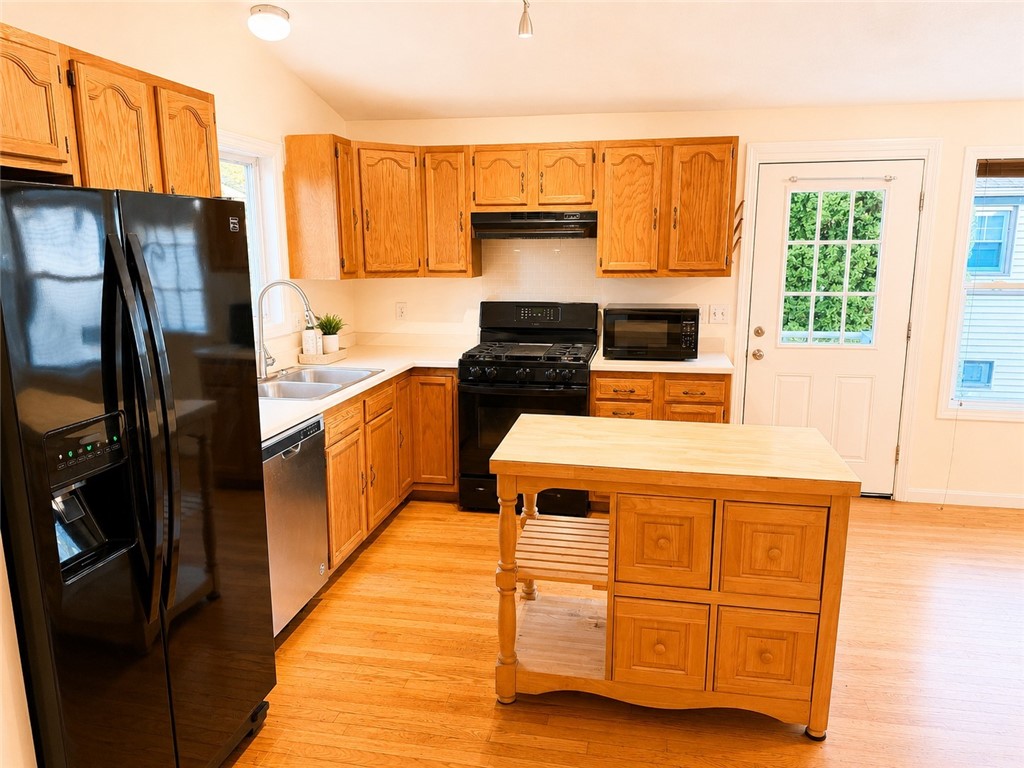 285 St Louis Avenue Woonsocket, RI 02895 - Photo 12 of 50