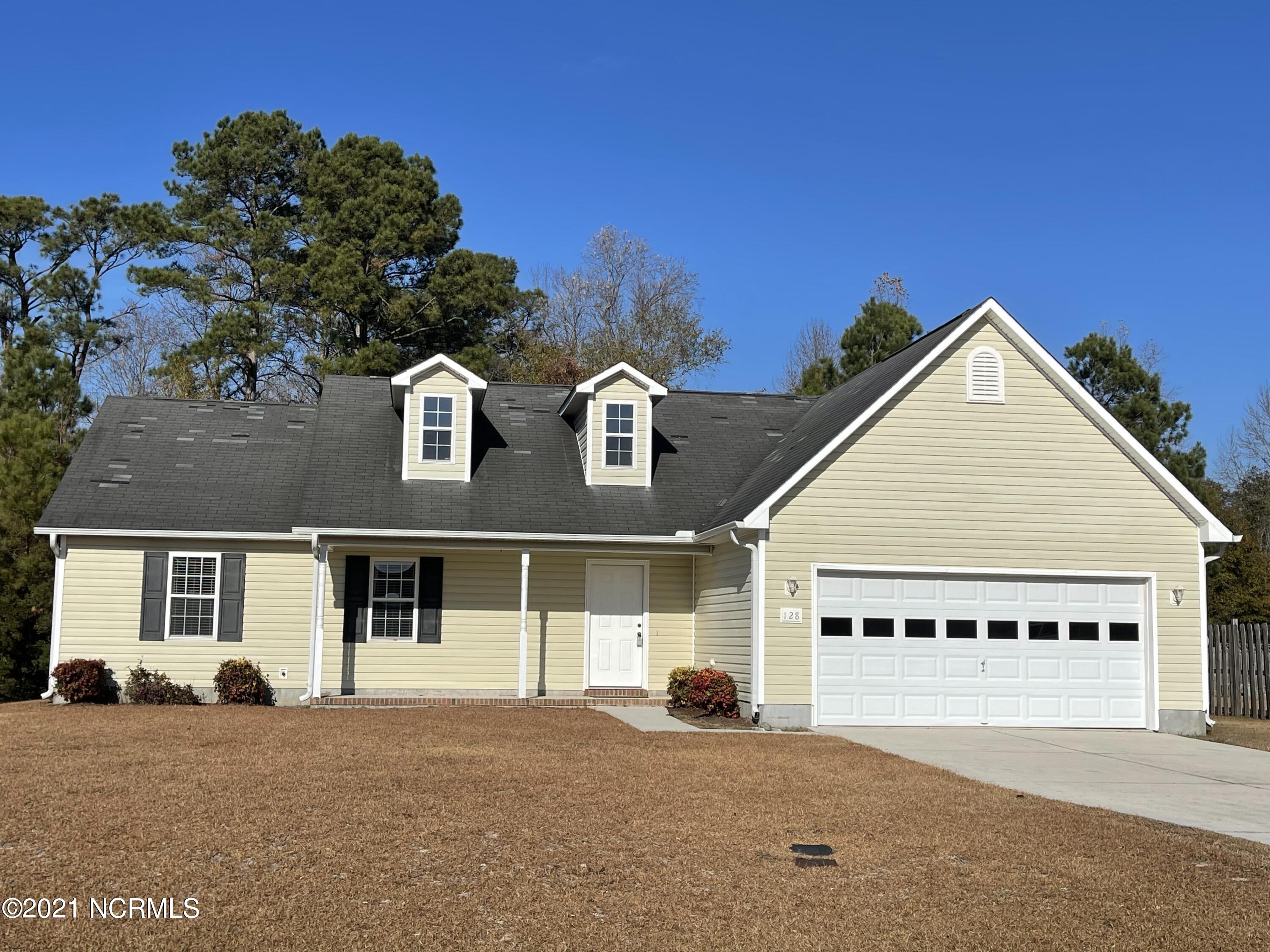 128 Linden Road Richlands, NC 28574 - Photo 1 of 38 IMG_2569