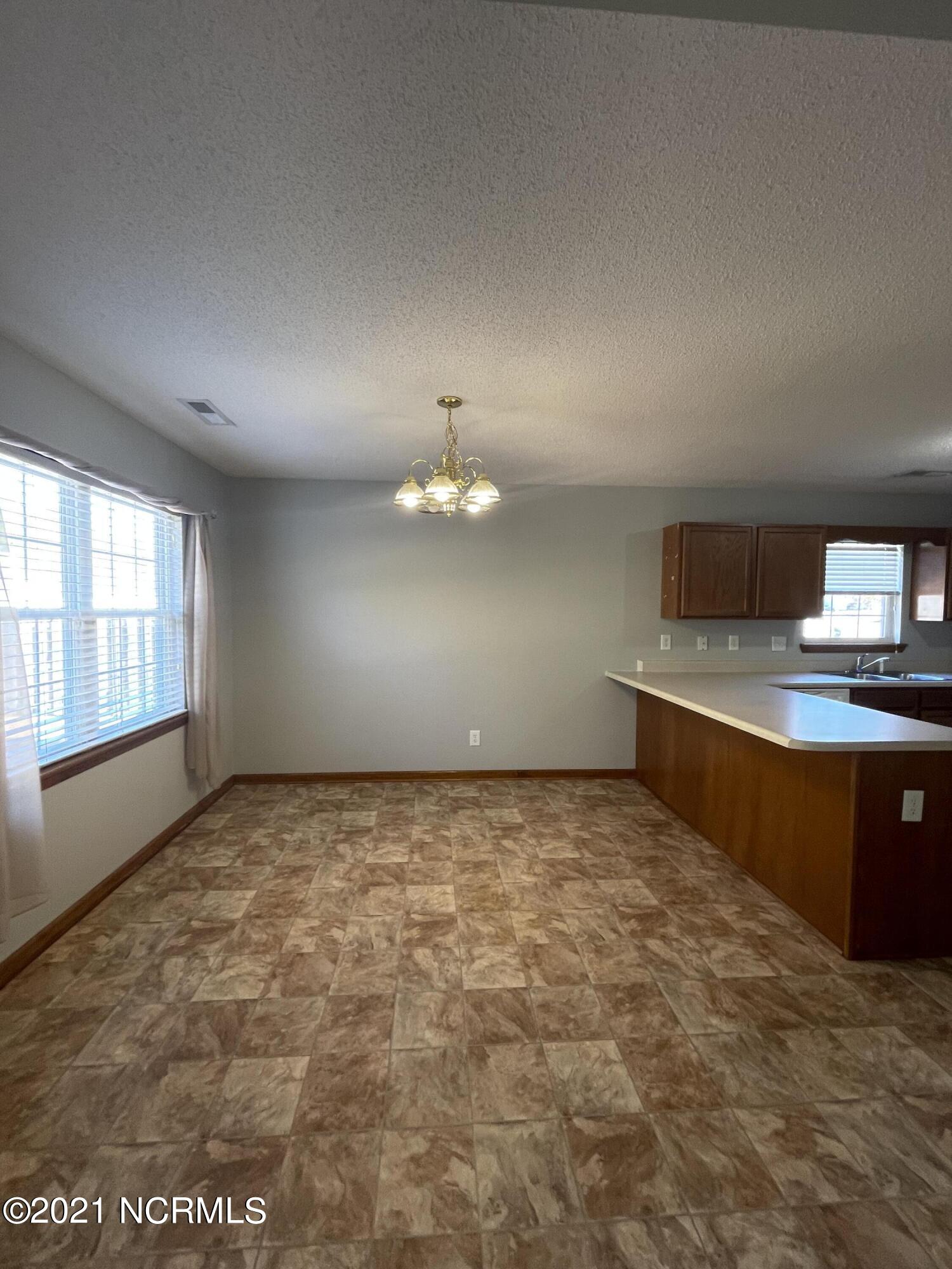 128 Linden Road Richlands, NC 28574 - Photo 11 of 38 IMG_2575