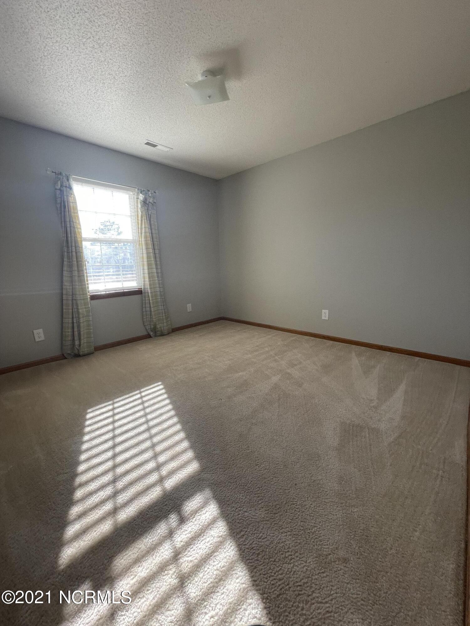 128 Linden Road Richlands, NC 28574 - Photo 21 of 38 IMG_2597