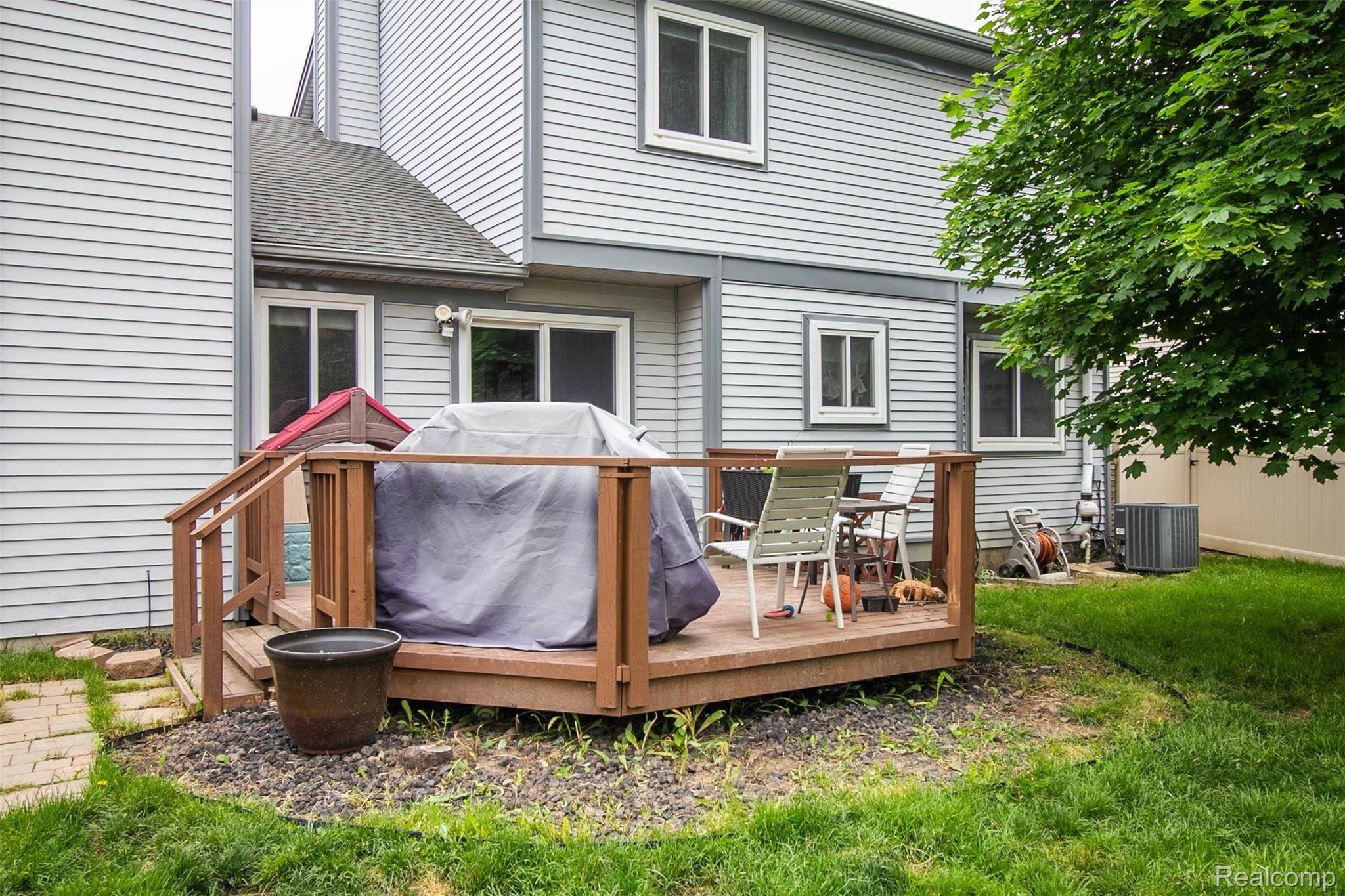 44569 Ridgefield Road Canton, MI 48188 - Photo 37 of 38 37.jpg
