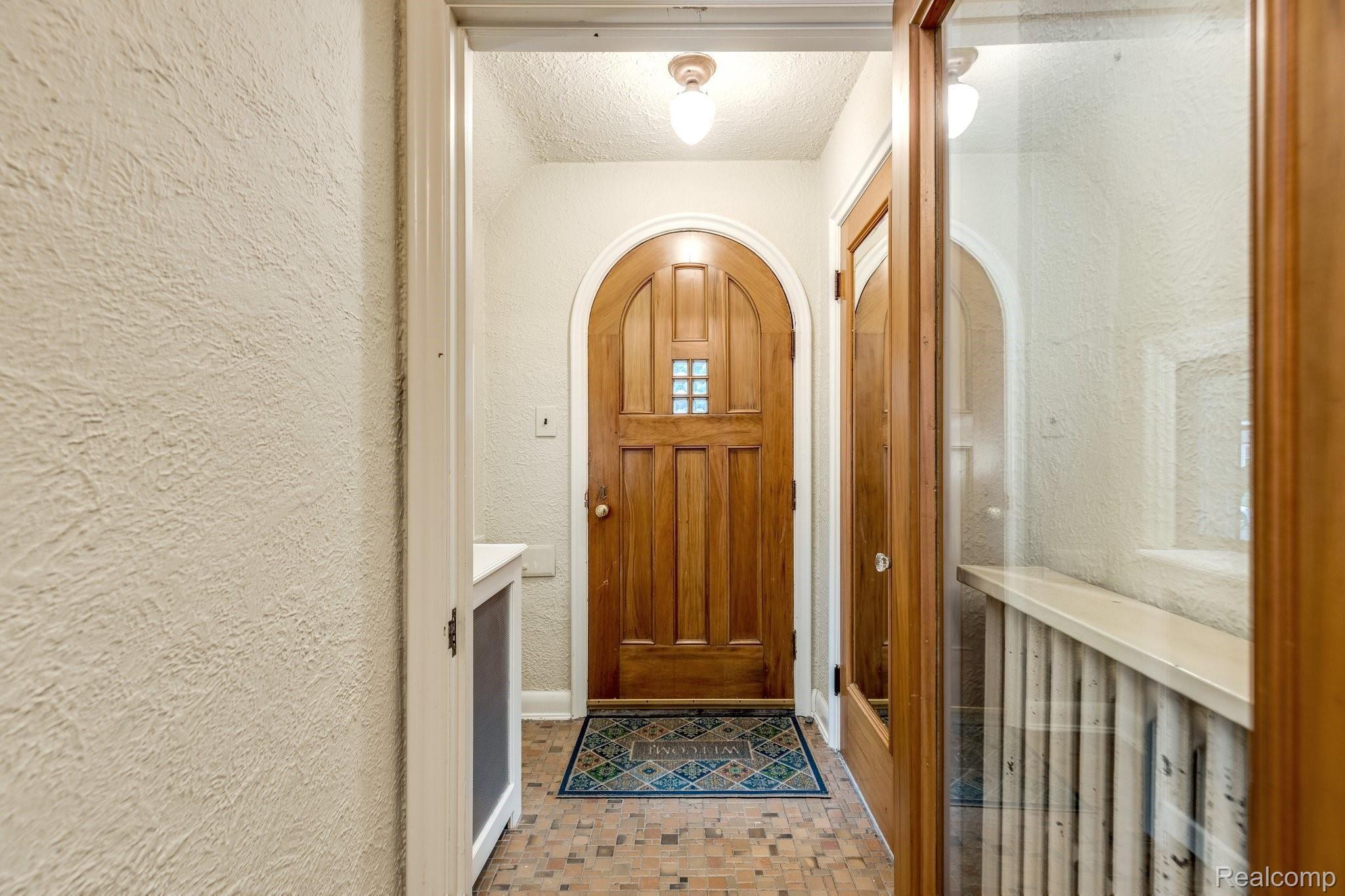1336 Bishop Road Grosse Pointe, MI 48230 - Photo 3 of 36 1336+Bishop+Rd+Grosse+Pointe+Park-15-web.jpg