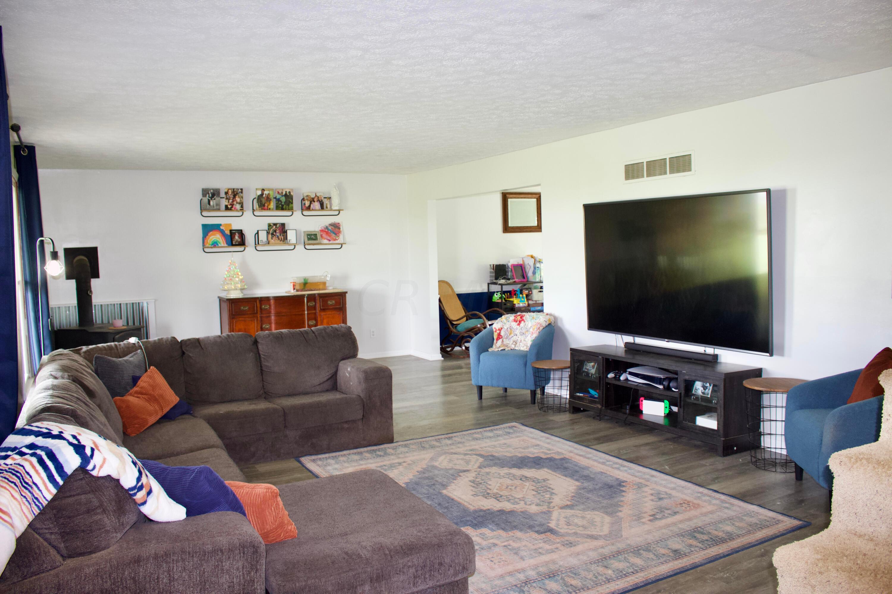 11646 Clover Valley Road Croton, OH 43013 - Photo 9 of 43 Living Room