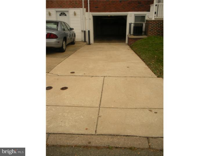 12509 Richton Road Philadelphia, PA 19154 - Photo 3 of 24 Driveway