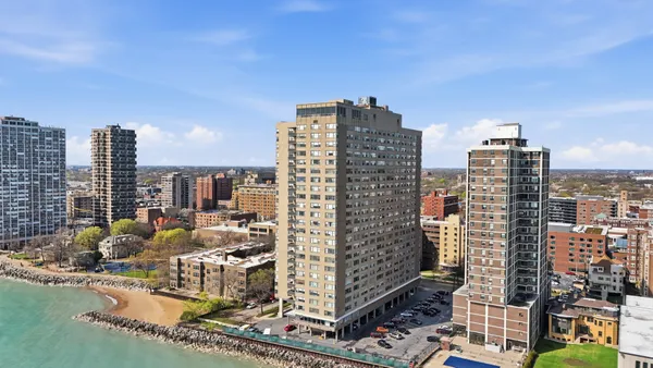 $249,900 | 6301 North Sheridan Road, Unit 8E, Chicago, IL 60660