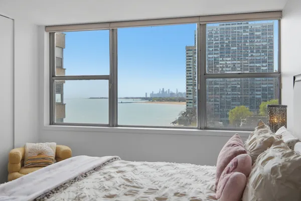 $249,900 | 6301 North Sheridan Road, Unit 8E, Chicago, IL 60660