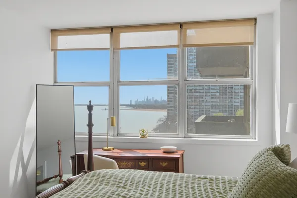 $249,900 | 6301 North Sheridan Road, Unit 8E, Chicago, IL 60660