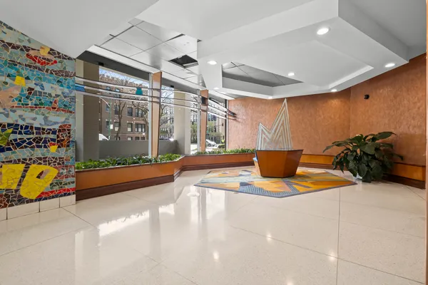 $249,900 | 6301 North Sheridan Road, Unit 8E, Chicago, IL 60660