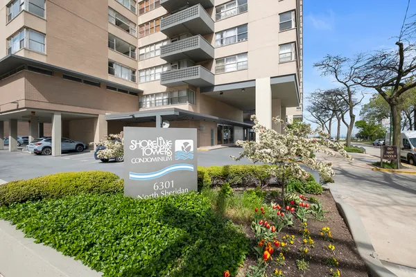 $249,900 | 6301 North Sheridan Road, Unit 8E, Chicago, IL 60660