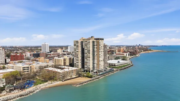 $249,900 | 6301 North Sheridan Road, Unit 8E, Chicago, IL 60660