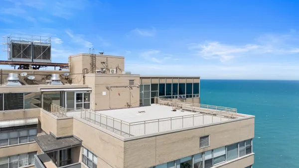$249,900 | 6301 North Sheridan Road, Unit 8E, Chicago, IL 60660