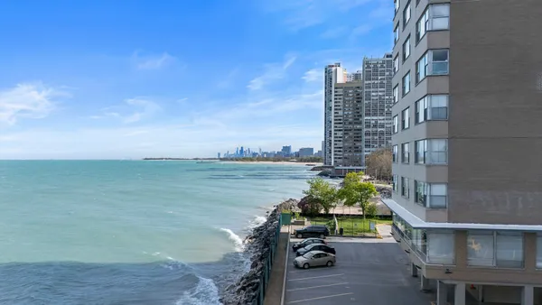 $249,900 | 6301 North Sheridan Road, Unit 8E, Chicago, IL 60660