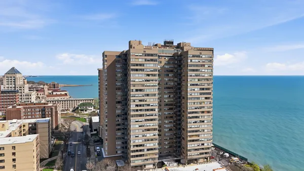 $249,900 | 6301 North Sheridan Road, Unit 8E, Chicago, IL 60660