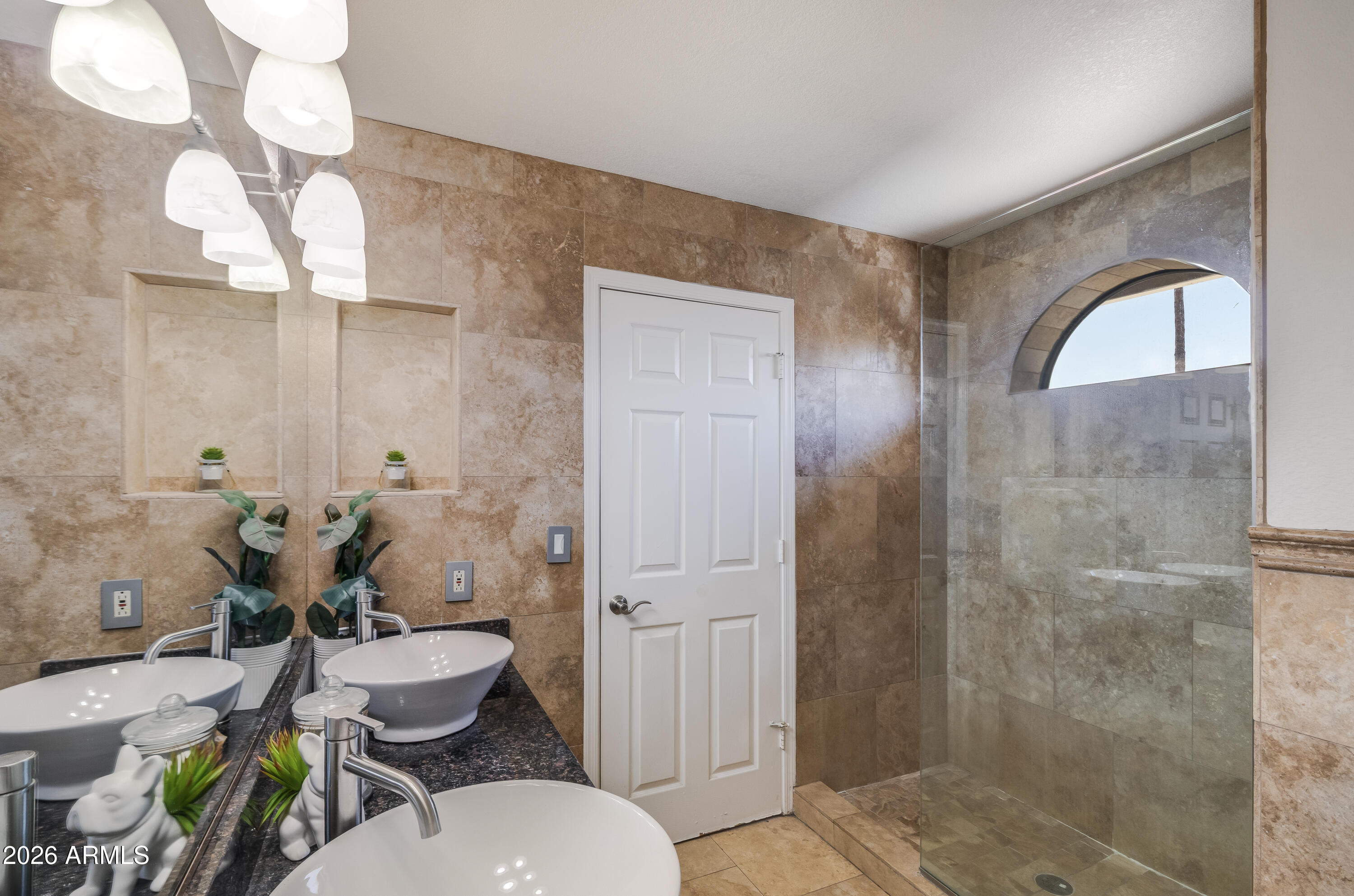 7383 West Utopia Road Glendale, AZ 85308 - Photo 20 of 23 Hall Bath