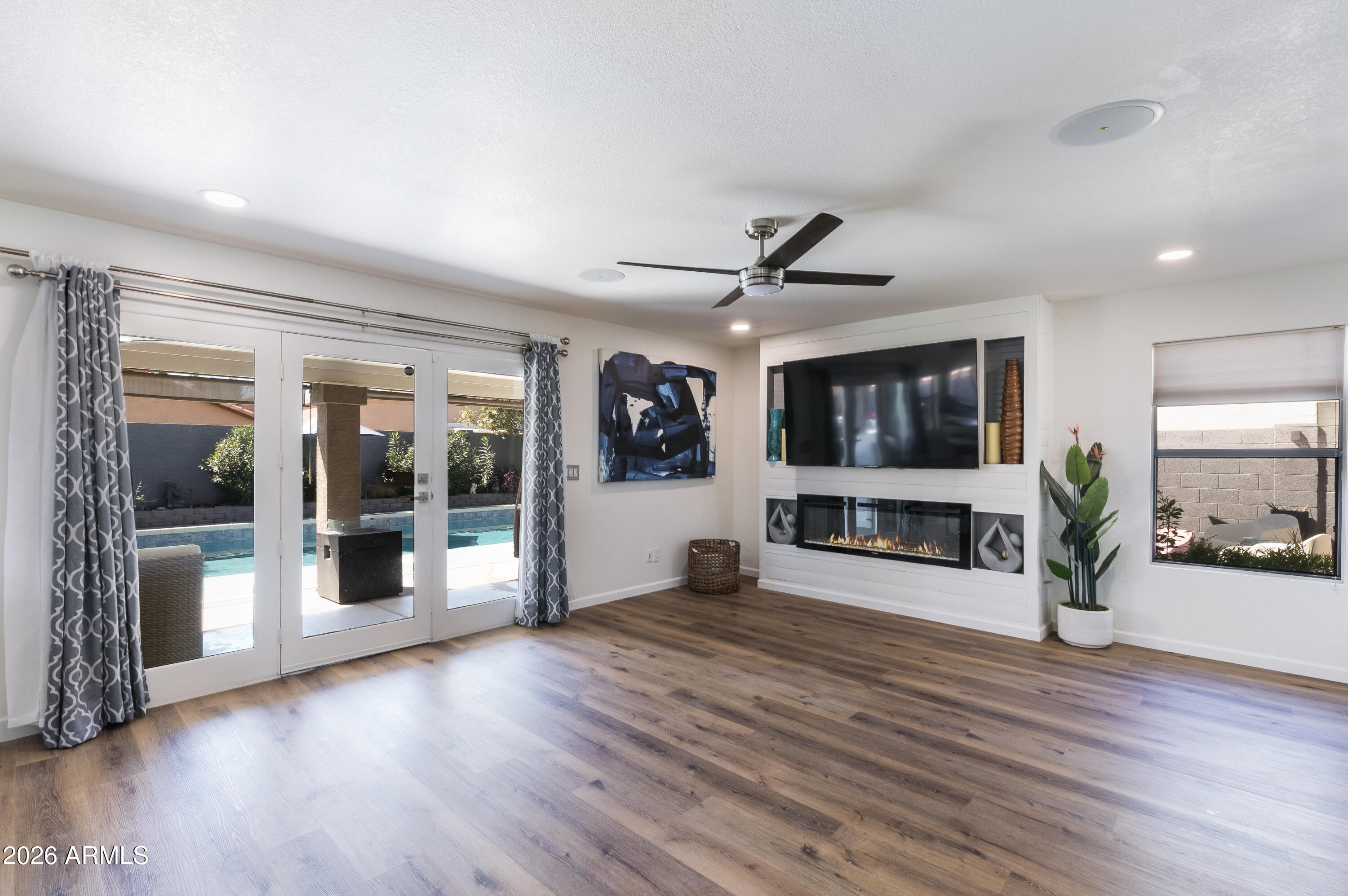 7383 West Utopia Road Glendale, AZ 85308 - Photo 6 of 23 Family Room