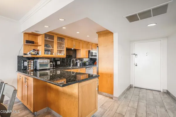 $5,000 | 4316 Marina City Drive, Unit 927C, Marina del Rey, CA 90292