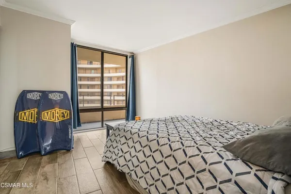 $5,000 | 4316 Marina City Drive, Unit 927C, Marina del Rey, CA 90292