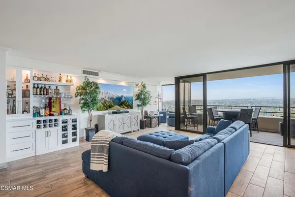 $5,000 | 4316 Marina City Drive, Unit 927C, Marina del Rey, CA 90292