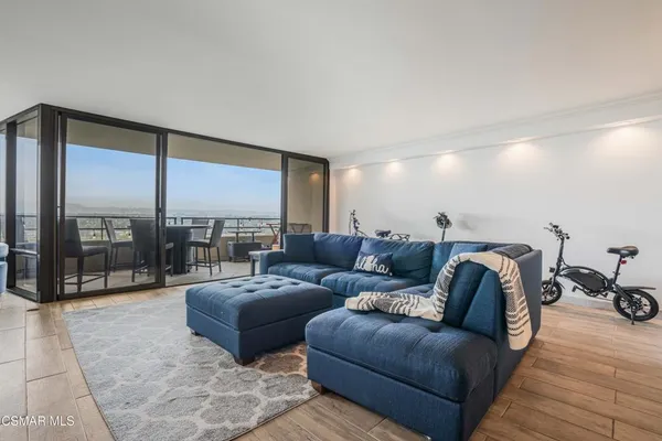 $5,000 | 4316 Marina City Drive, Unit 927C, Marina del Rey, CA 90292
