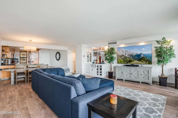 $5,000 | 4316 Marina City Drive, Unit 927C, Marina del Rey, CA 90292
