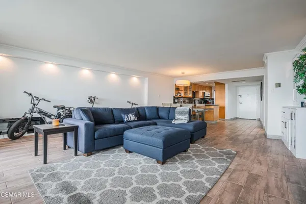 $5,000 | 4316 Marina City Drive, Unit 927C, Marina del Rey, CA 90292