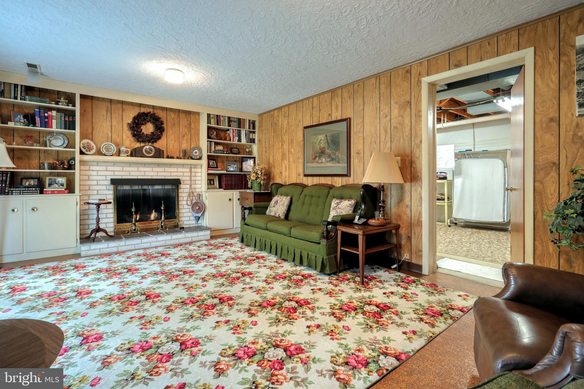 2422 Homedale Road York, PA 17403 - Photo 22 of 37 Family Room