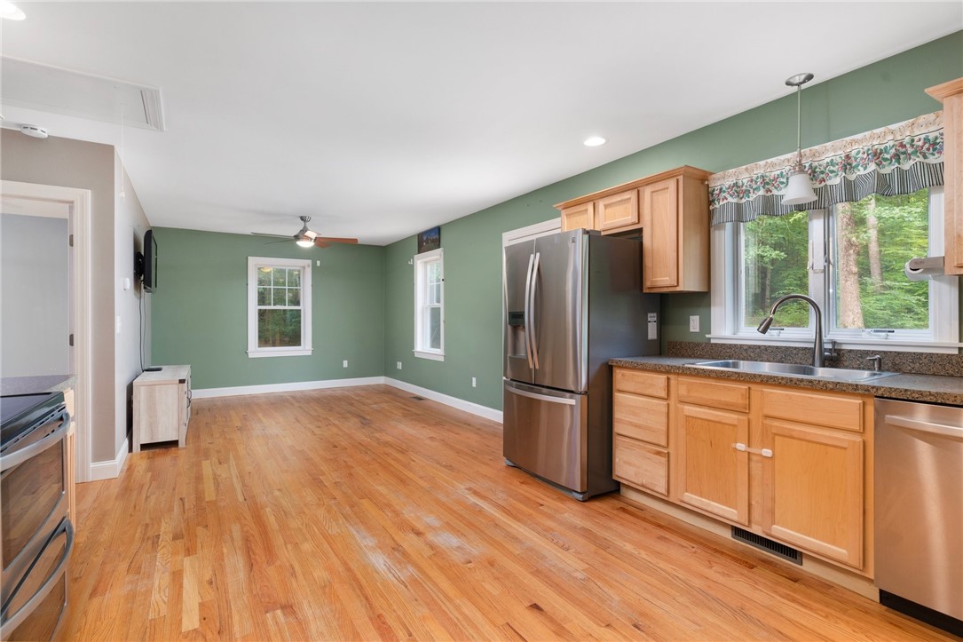 219 Fenner Hill Road Hopkinton, RI 02832 - Photo 21 of 48