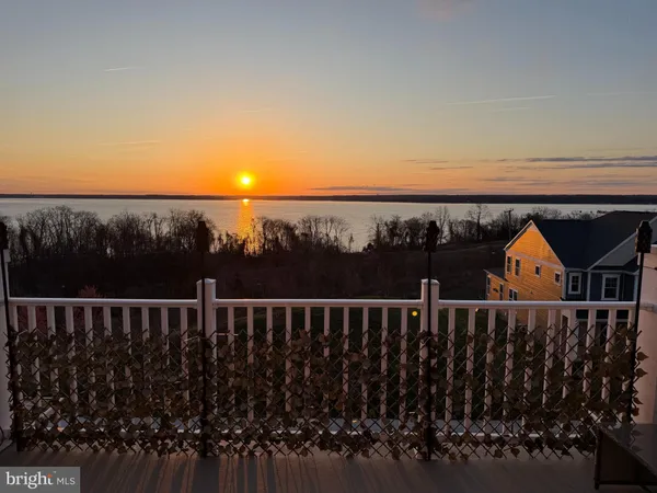 $670,000 | 1581 Sandpiper Bay Loop, Dumfries, VA 22026