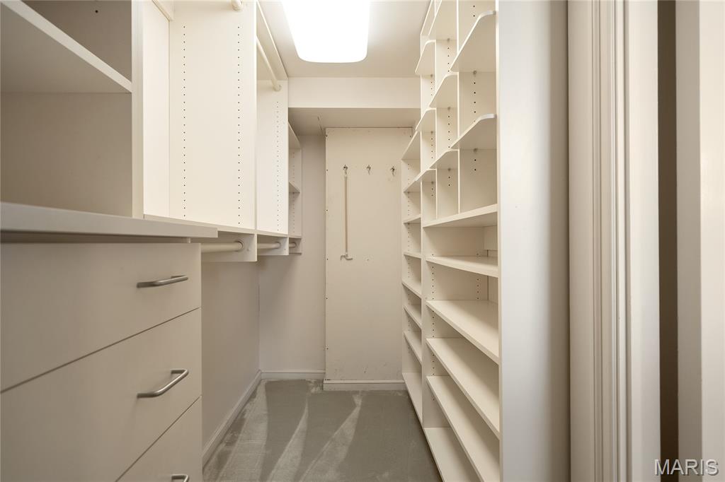 710 South Hanley Road, Unit 17C Clayton, MO 63105 - Photo 35 of 64