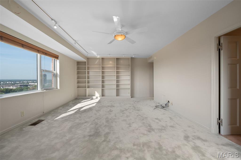 710 South Hanley Road, Unit 17C Clayton, MO 63105 - Photo 37 of 64