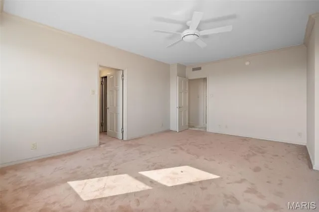 $975,000 | 710 South Hanley Road, Unit 17C, Clayton, MO 63105