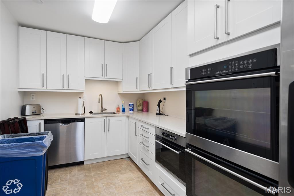 710 South Hanley Road, Unit 17C Clayton, MO 63105 - Photo 48 of 64